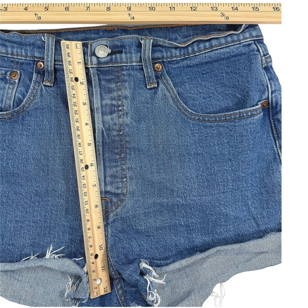 Levi's 501 Cutoff Denim Shorts W31 Blue Distressed Raw Hem - Picture 8 of 10